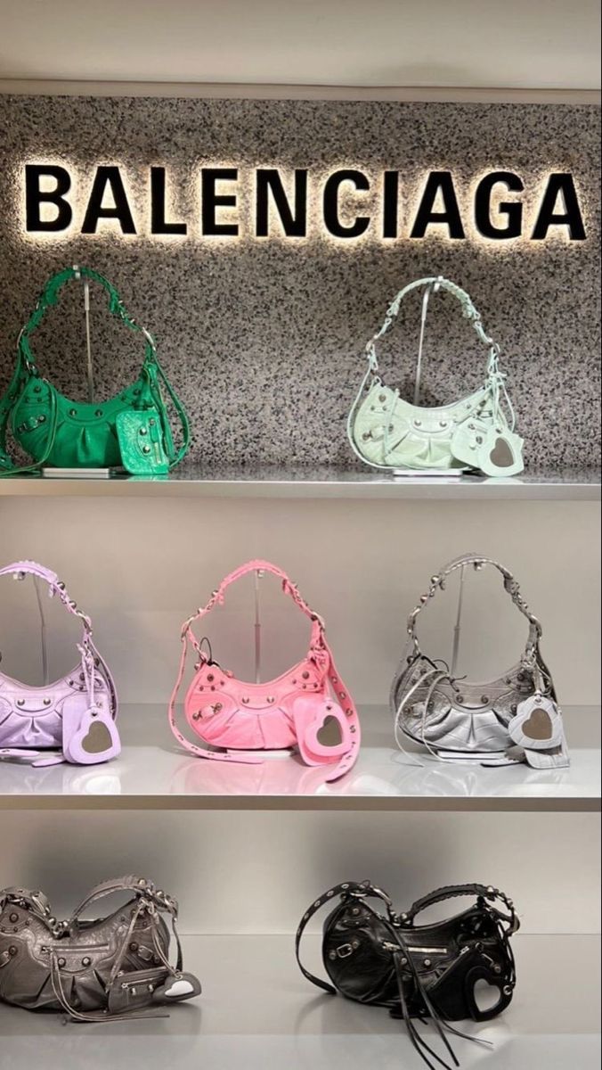 BALENCIAGA