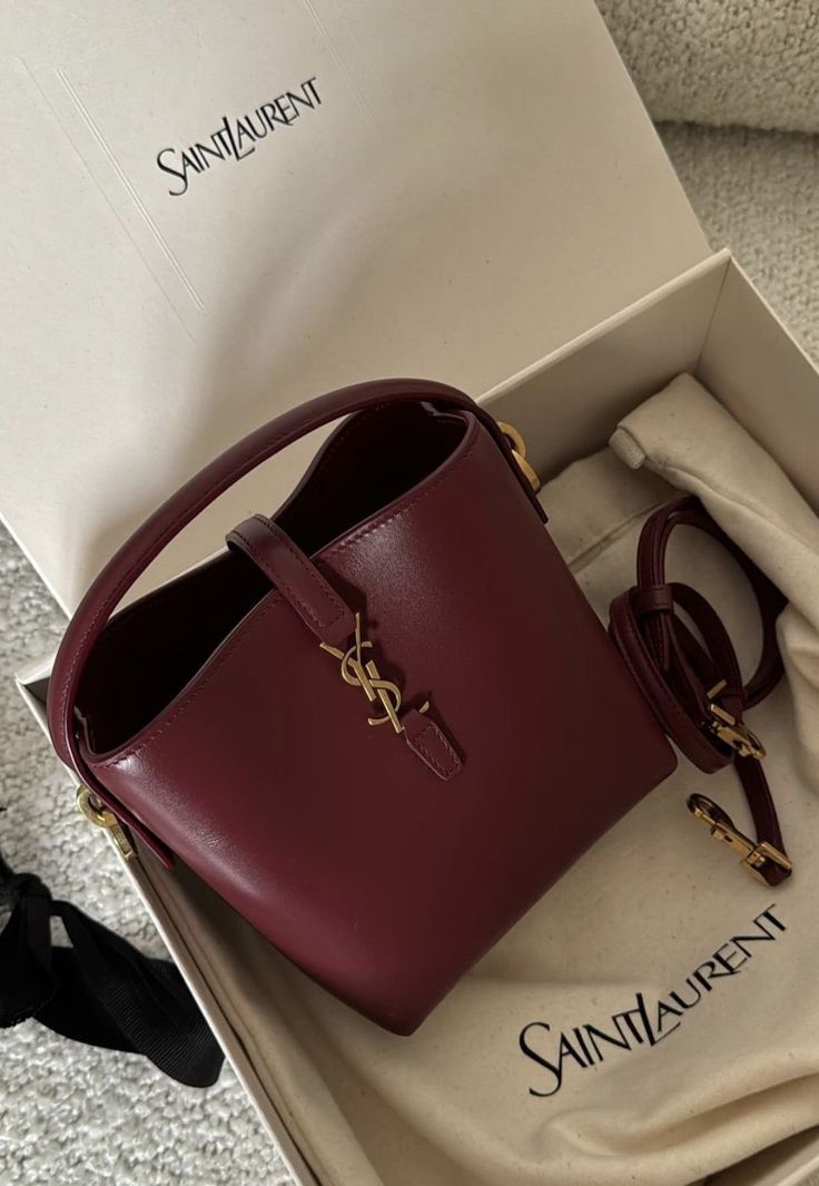 SAINT LAURENT